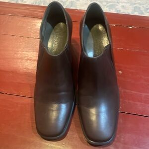 Aerosoles brown slip on booties 9
